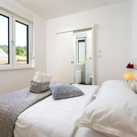 Amazing Kasjuni With Garrage Apartamento Split