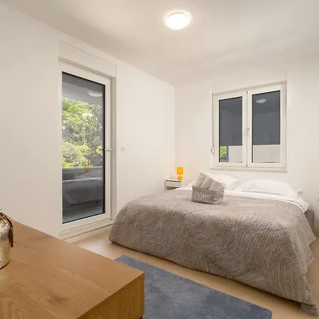 Apartamento Amazing Kasjuni With Garrage