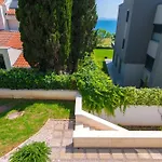 Apartman Amazing Kasjuni With Garrage
