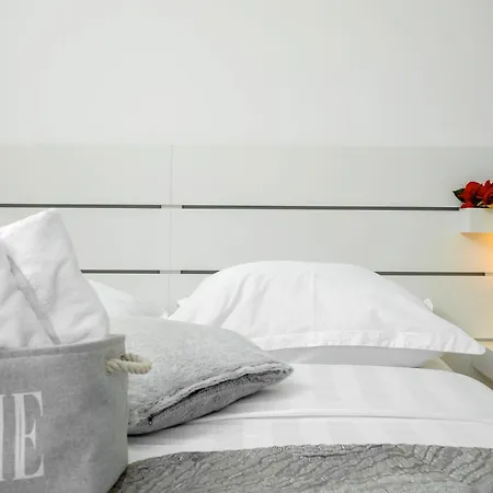 Amazing Kasjuni With Garrage Appartement